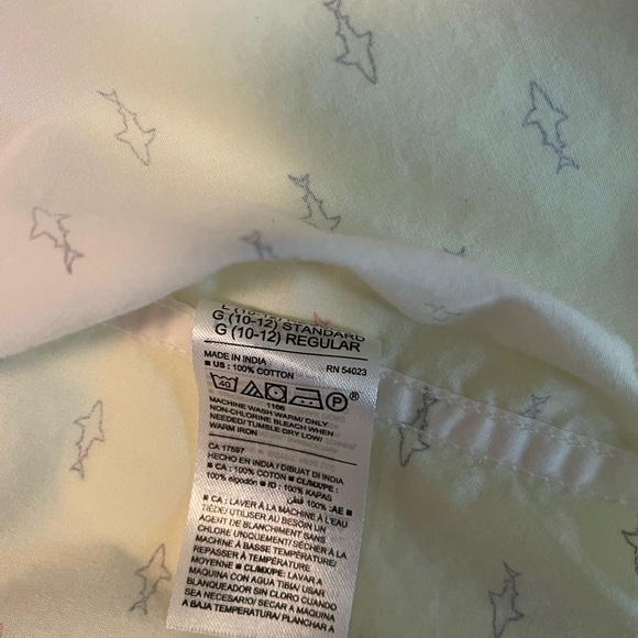 The classic shirt by old navy. Button down Sz 10-12 fish design - Picture 5 of 6